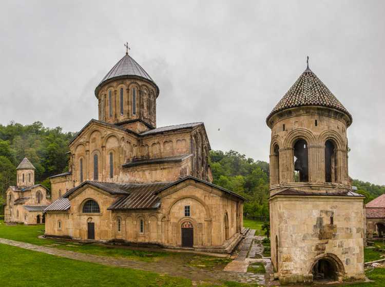 Монастырь св. Богородицы в Гелати. Собор Рождества Богородицы